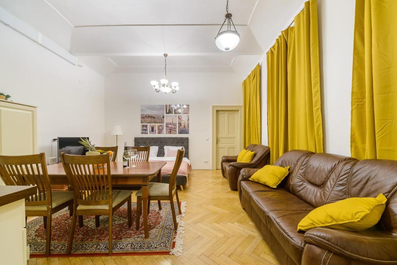 Cozy Apartment Near Stefanikuv Most Praha Bagian luar foto