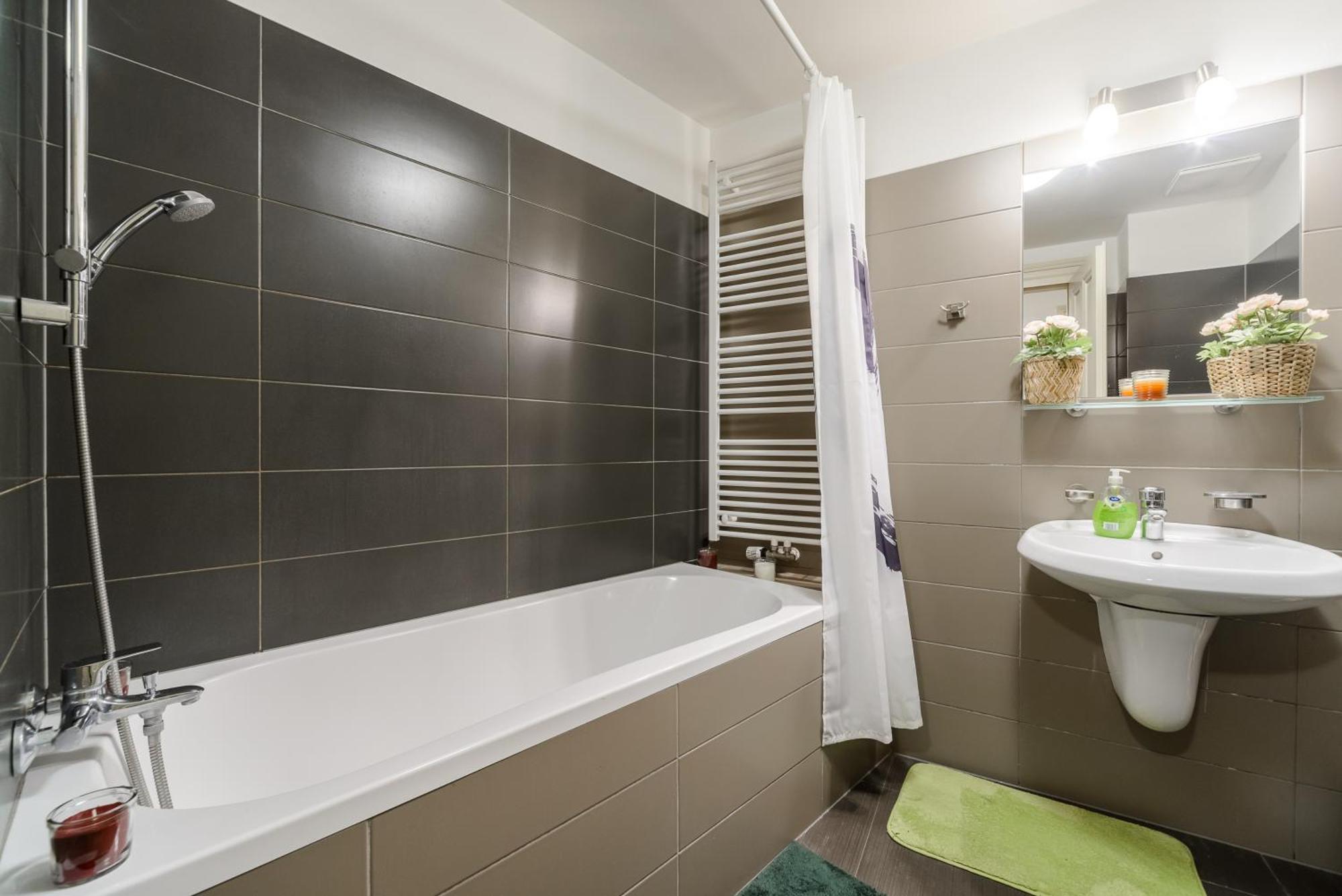 Cozy Apartment Near Stefanikuv Most Praha Bagian luar foto